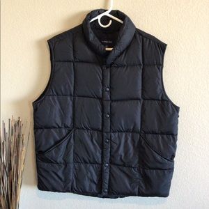 Lands End down vest NWOT in new condition !